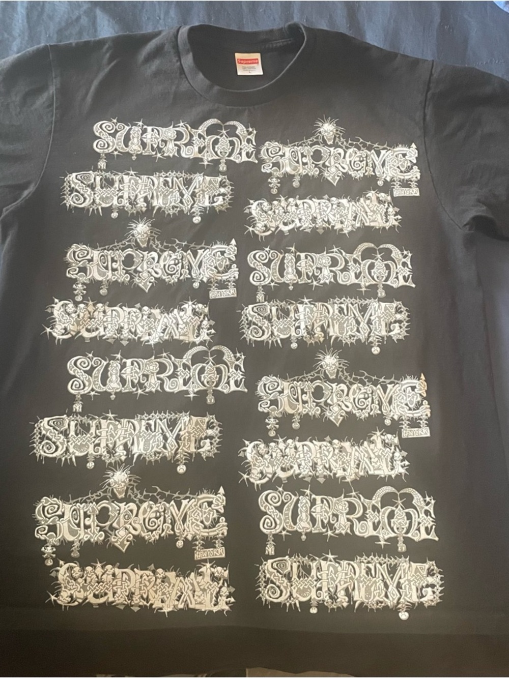 Supreme Black wombat Graphic Logo Tee